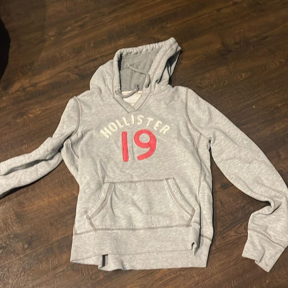 hollister 19 hoodie